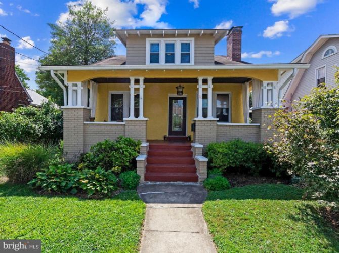 Primary Photo - 111 E Randolph Ave