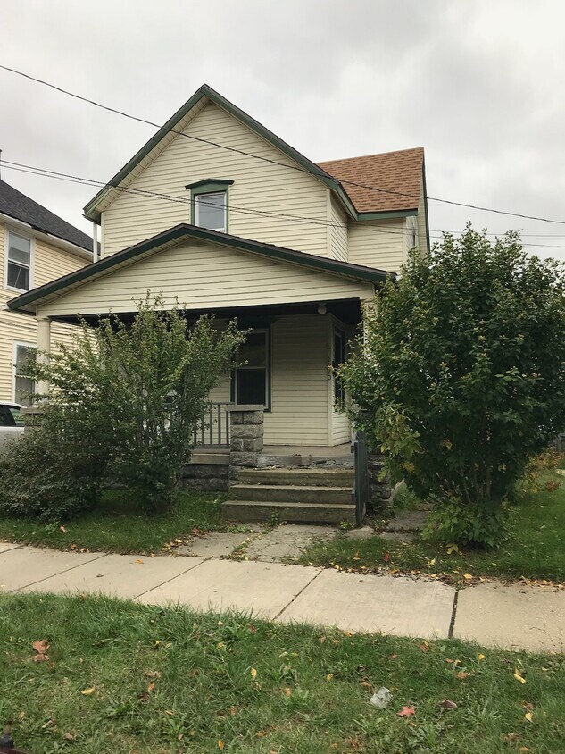 1020 1st St NW, Grand Rapids, MI 49504 House Rental in Grand Rapids