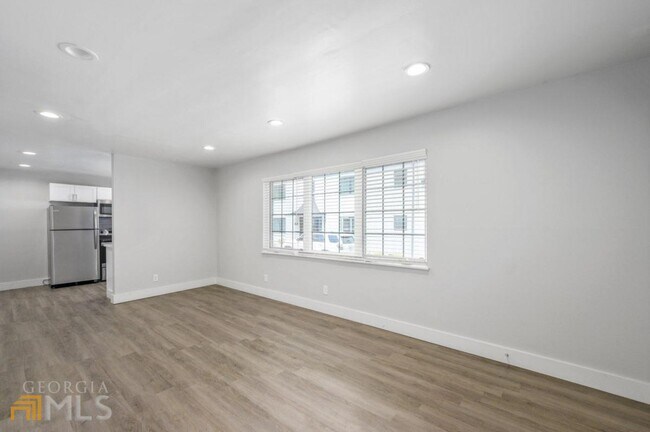 Foto del edificio - 909 Briarcliff Rd NE