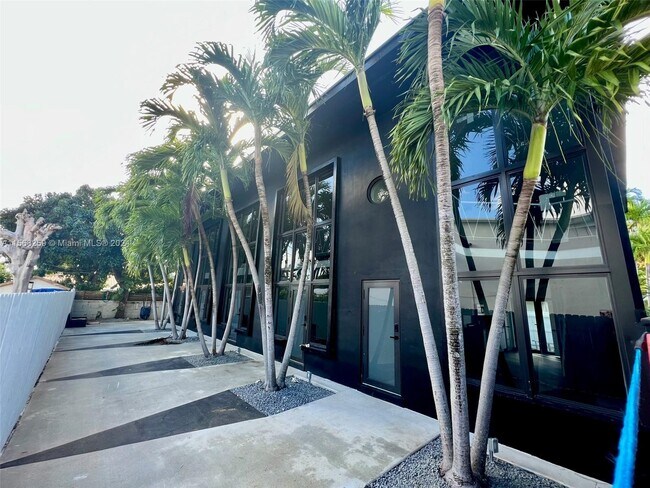 Foto del edificio - 1040 NE 78th St