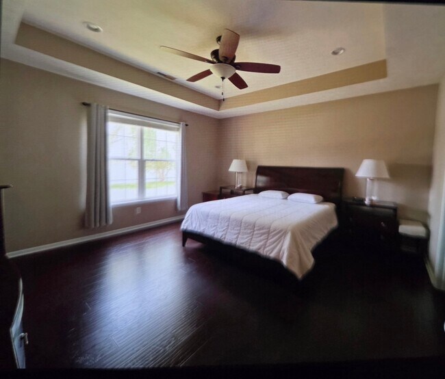 Foto del edificio - 3218 S Courtney Dr