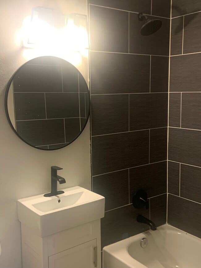 Foto del edificio - 2520 W Vista Ave