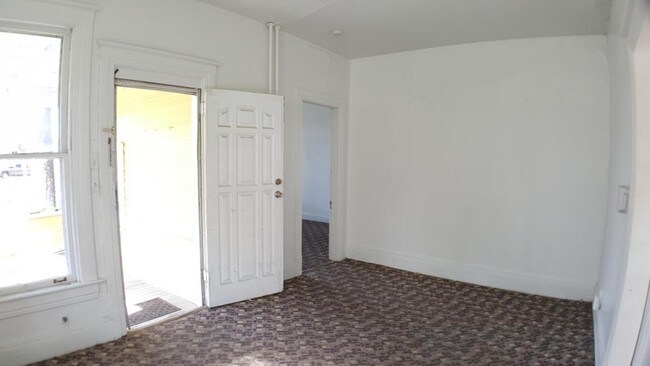 Building Photo - 1130 Vine