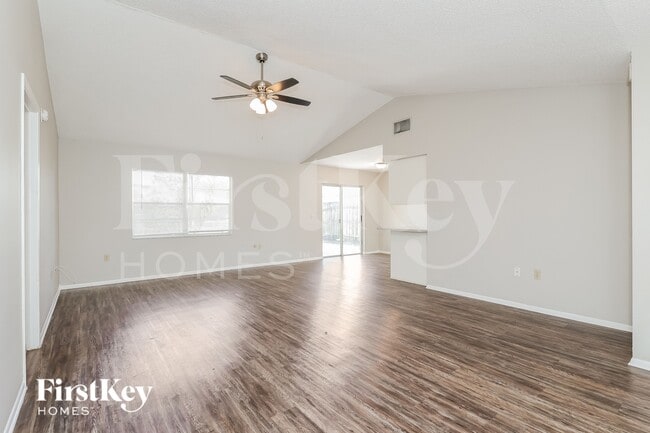 Building Photo - 1095 Sunshine Way SW