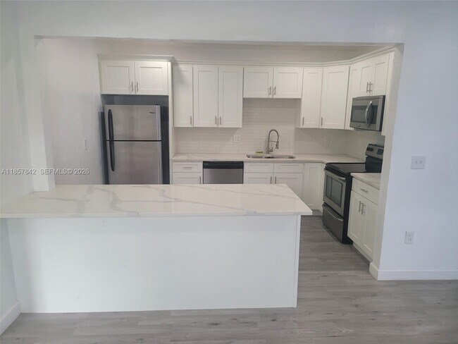 Foto del edificio - 14930 NW 16th Dr