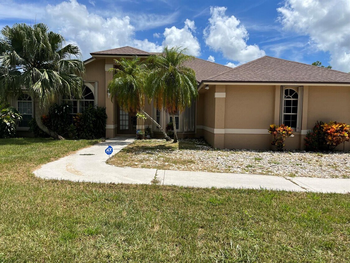 16152 Orange Blvd, Loxahatchee, FL 33470 House Rental in Loxahatchee