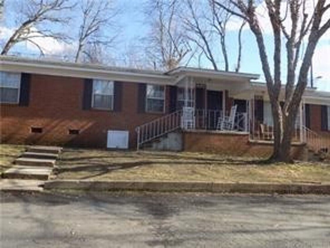 Primary Photo - Newly Remodeled 2 Bedroom 1 Bath Duplex Ho...