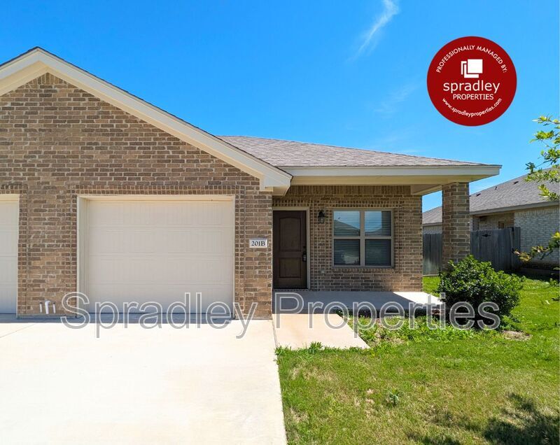 201B Sparrow Cove, Troy, TX 76579 Townhome Rentals in Troy TX