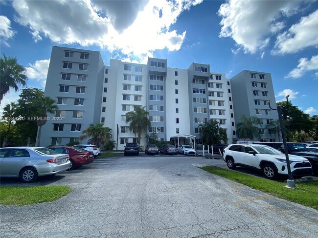 Foto del edificio - 9143 SW 77th Ave