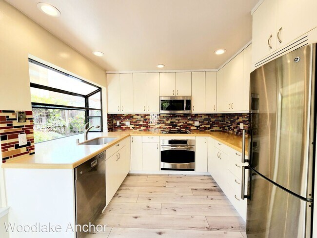 Building Photo - 2 br, 2 bath House - 3 Lido Circle