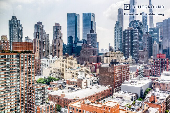 Building Photo - 550 W 54th St