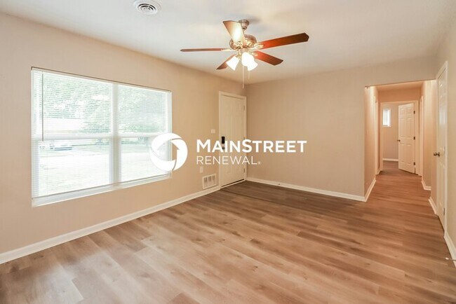 Foto del edificio - 3 Bedroom Pet-Friendly Home in Kansas City, MO with Main Street Renewal