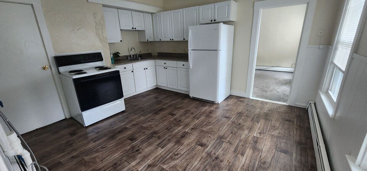 Primary Photo - 51 Green St