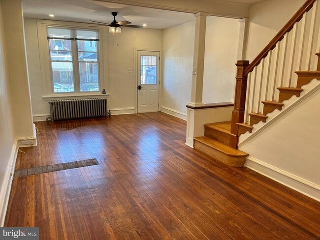 Building Photo - 419 Markle St