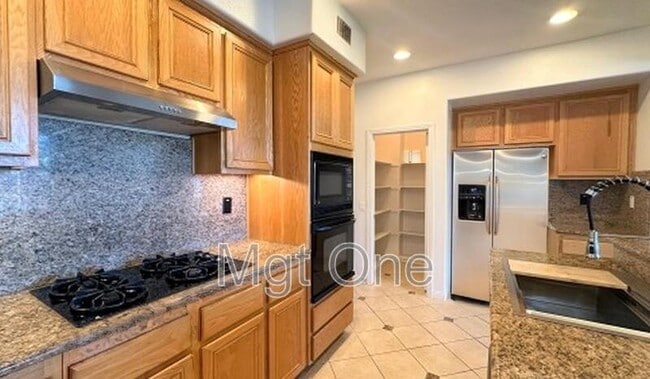 Foto del edificio - 7 Southern Hills Dr