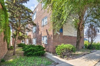 Building Photo - 6811A W Pershing Rd