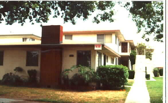 Foto principal - 2600 W El Segundo Blvd