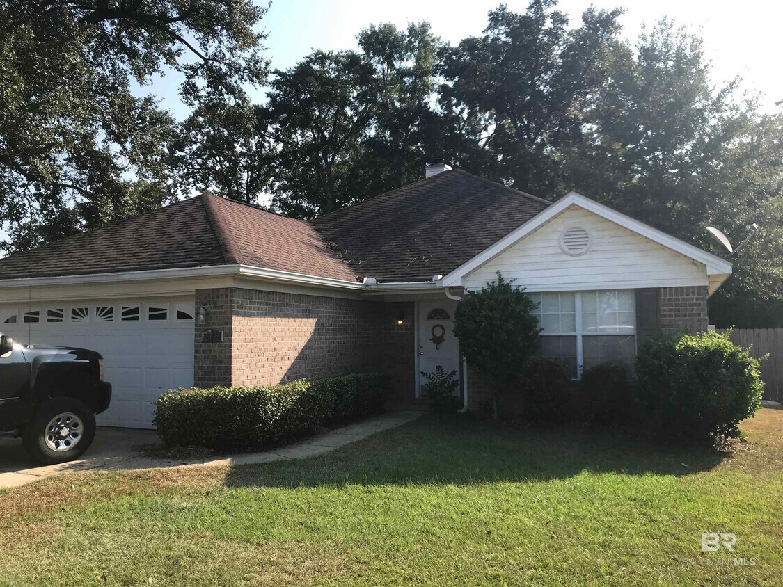 Foto principal - 25695 Argonne Dr