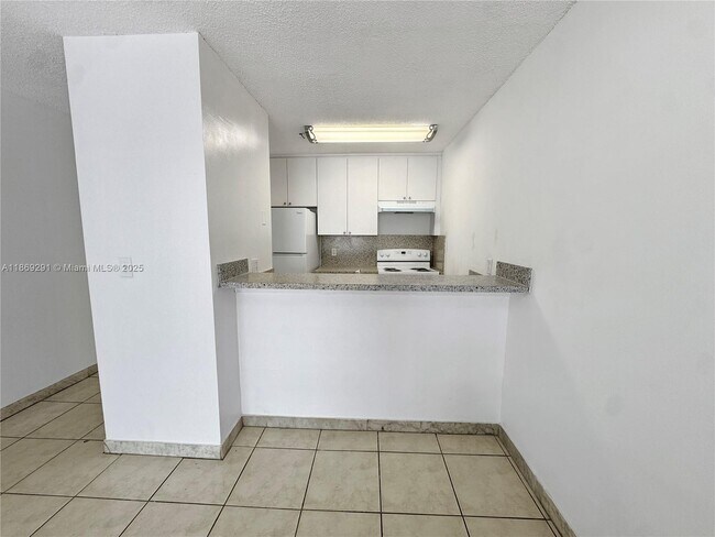 Foto del edificio - 1225 NE 124th St