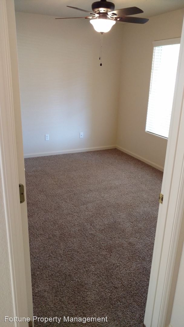 Foto del edificio - 4 br, 2 bath House - 3947 W. Delta Ave.