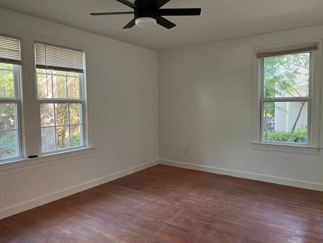 Foto del edificio - 3B/2.5B Home + 2 Flex Rooms –  One Block from FSU Stadium