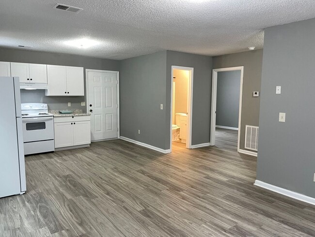 Building Photo - 1257