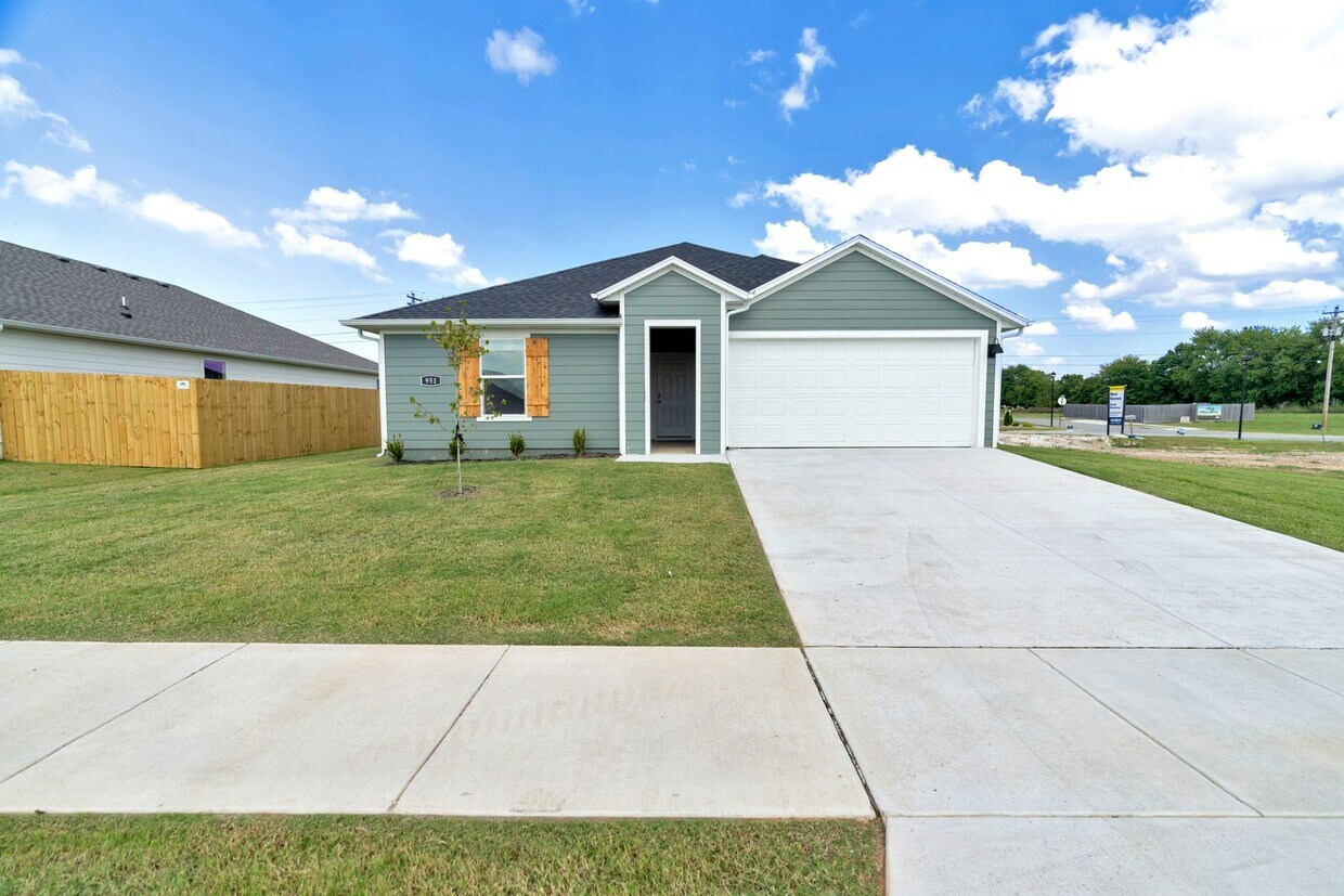 Foto principal - Brand-New 3 Bedroom Home in Prairie Grove!...