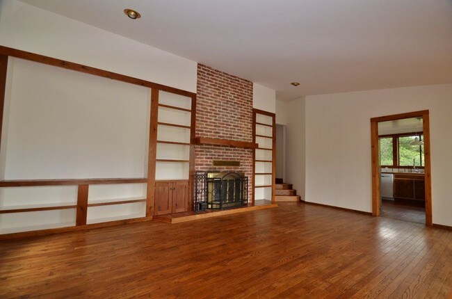 Building Photo - Serene Craftsman Home with Mt Tam Views