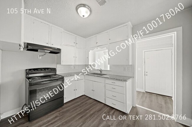 Foto del edificio - AVAILABLE NOW!
