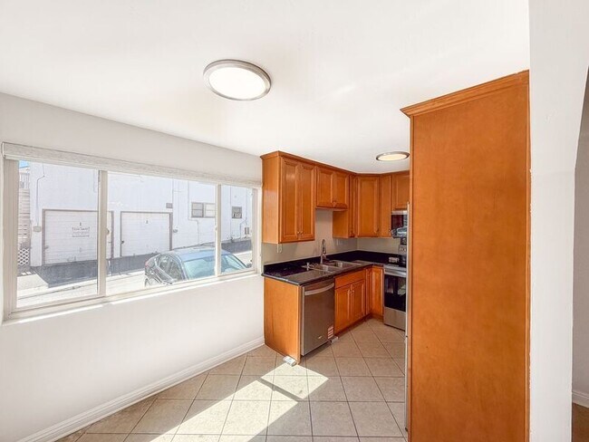 Foto del edificio - 5075 Narragansett Ave