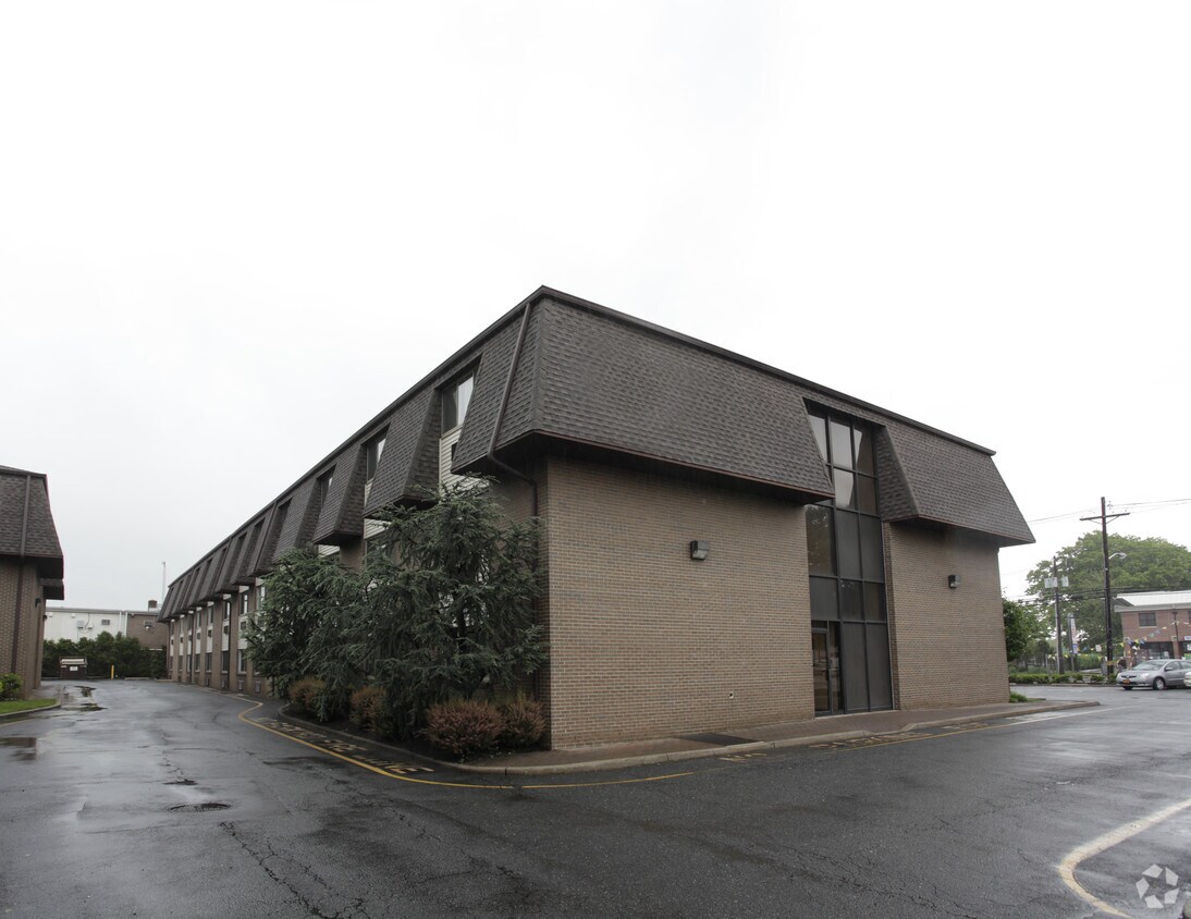 Building Photo - Executive Village