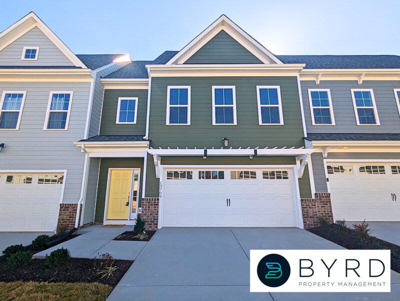 Foto principal - 13709 Randolph Pond Ln