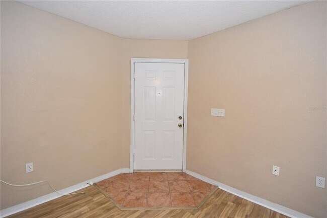 Foto del edificio - 4600 E Moody Blvd
