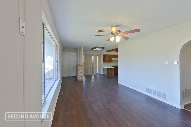 Foto del edificio - 2713 S Carrier Pkwy