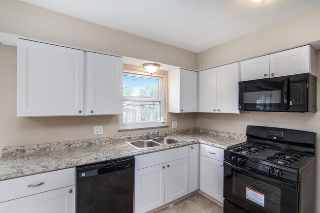 Building Photo - 17050 Juliana Ave