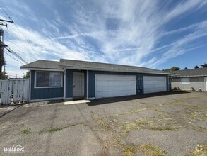 Building Photo - 1007 S 17th Ave