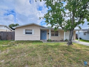 Building Photo - 4332 Newbury Dr
