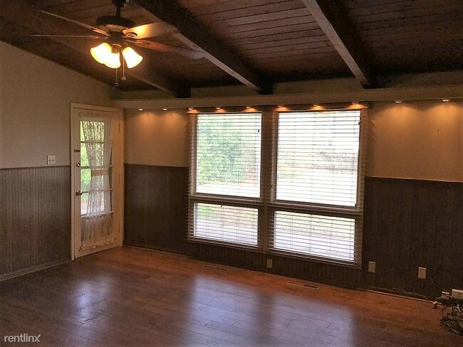 Building Photo - 3 br, 2 bath House - 2520 SW Burnett Rd