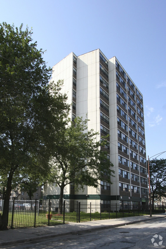 Foto principal - Indiana Terrace Apartments