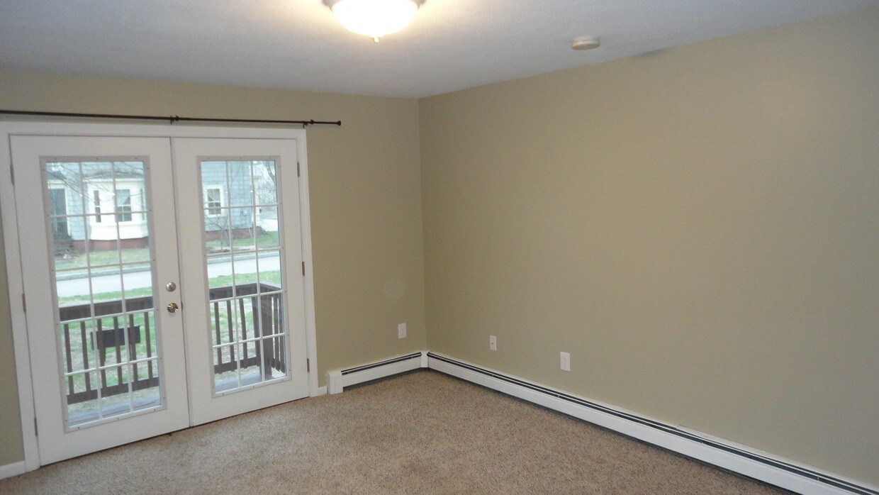 11 Hickey St, Rochester, NH 03868 Apartments in Rochester, NH