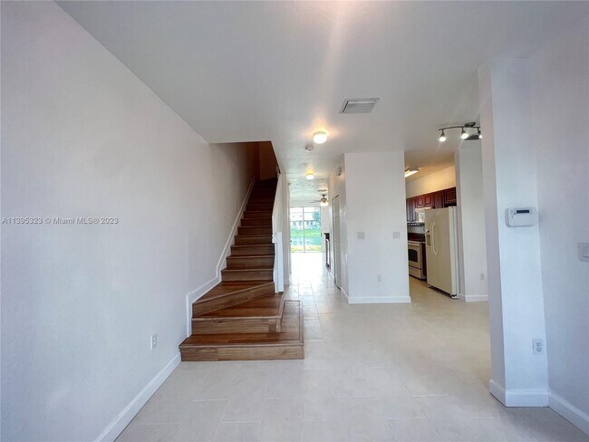 Foto del edificio - 2935 SE 1st Dr