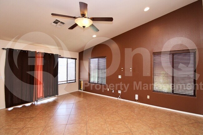 Building Photo - 4345 E Meadow Dr