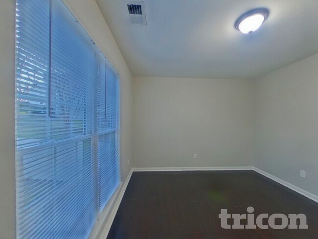 Foto del edificio - 7804 Royce Hall Ln