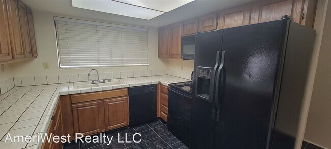 Building Photo - 2 br, 2 bath House - 2649 Red Rock st #102