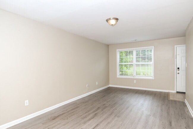 Foto del edificio - 2045 Ivy Ln