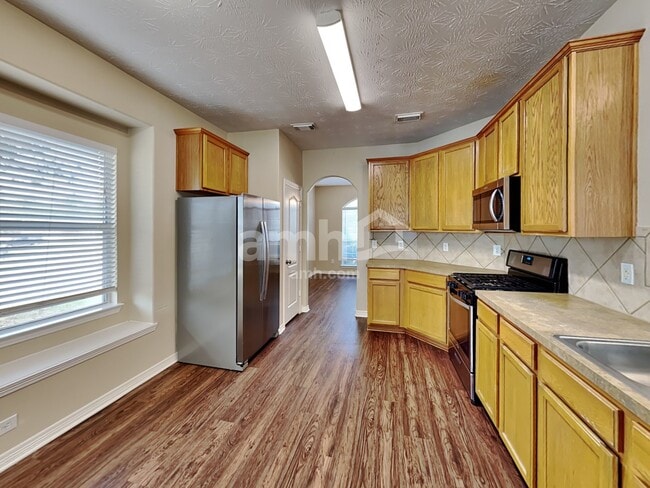 Building Photo - 2213 Perkins Crossing Dr