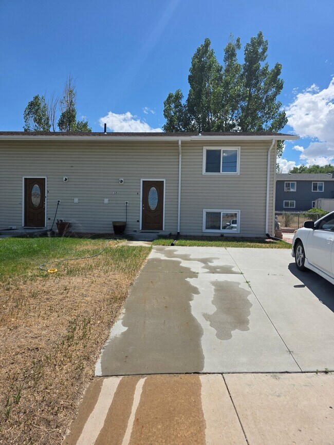 Building Photo - 380 Shoshone Ave