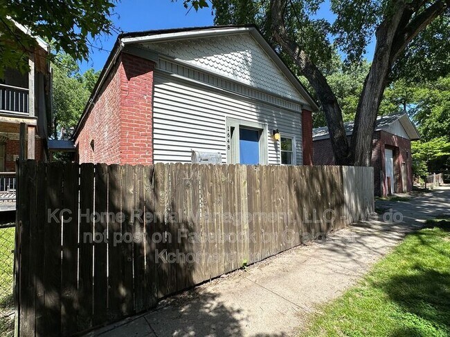 Foto del edificio - 1648 Jefferson St