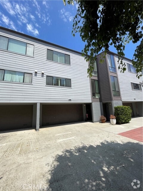 Building Photo - 446 Palos Verdes Blvd