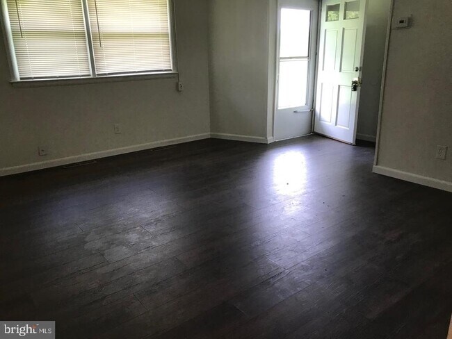 Foto del edificio - 221 Norcross Ln
